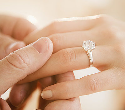 woman-engagement-ring-625km122413